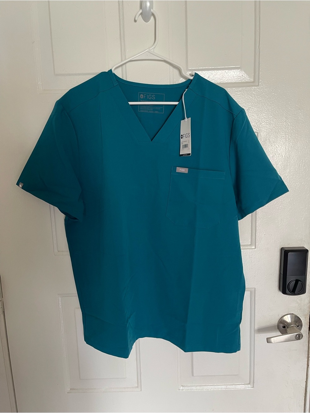 FIGS Men’s Teal V-Neck Scrub Top XL